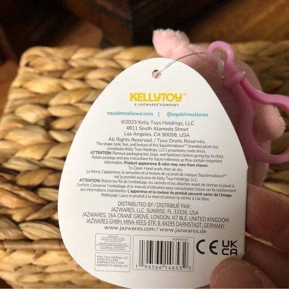 Squishmallows Peter the Easter pig in 3” clip - Picture 9 of 9